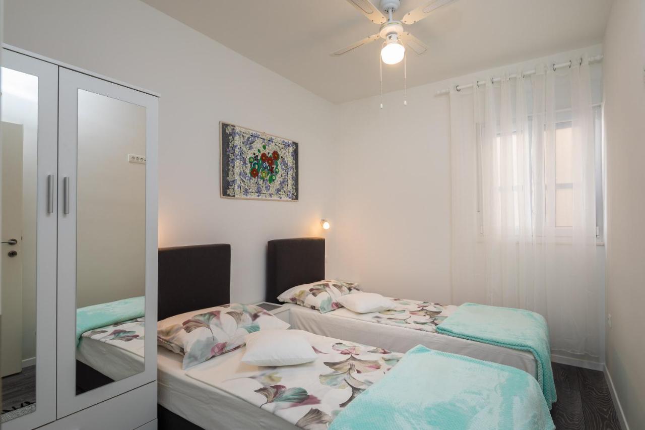 Seaside Deluxe Appartement Jesenice  Buitenkant foto